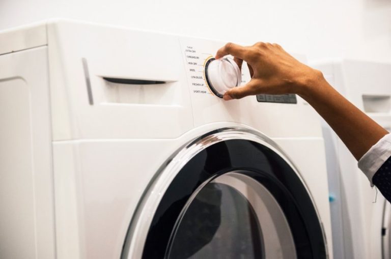 hogyan lehet eltávolítani a szagot a mosógépből