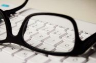 Hogyan válasszon szemüveget kék fény ellen a számítógéphez